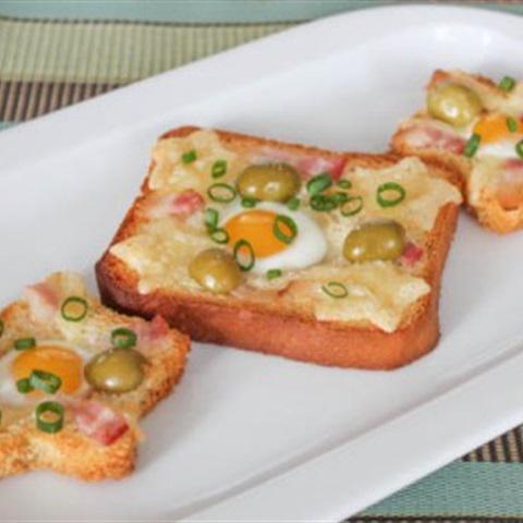 Cách làm bánh mì sandwich nướng trứng cút