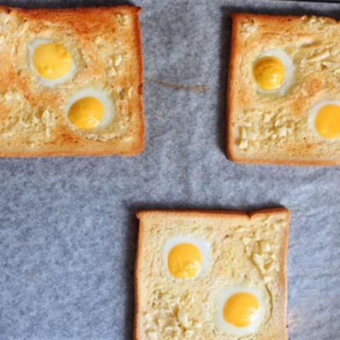 Cách làm bánh mì sandwich trứng cút