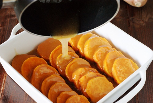 Bánh mì sốt cà chua lạ miệng, ngon cơm