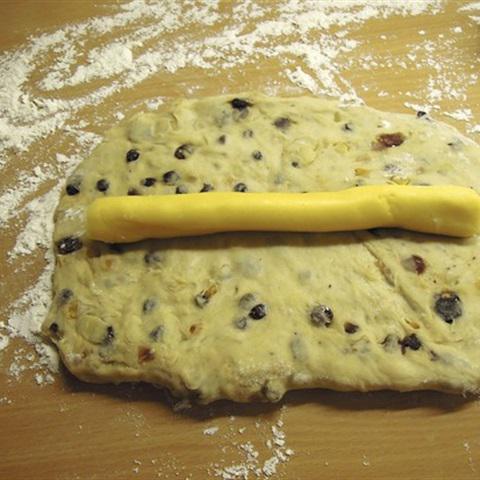Cách làm bánh mì Stollen thơm ngon