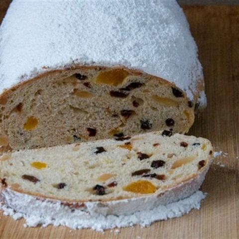 Cách làm bánh mì Stollen thơm ngon