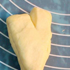 Cách làm bánh mì sữa tươi hình trái tim
