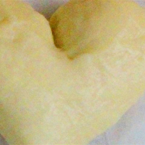 Cách làm bánh mì sữa tươi hình trái tim