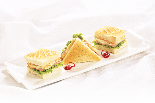 Bánh mì thịt nguội bắp cải