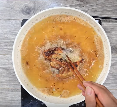 Bánh mì thịt phô mai bỏ lò mềm thơm, đủ chất cho ngày mới tràn đầy năng lượng