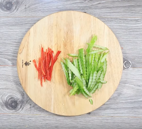 Bánh mì thịt phô mai bỏ lò mềm thơm, đủ chất cho ngày mới tràn đầy năng lượng