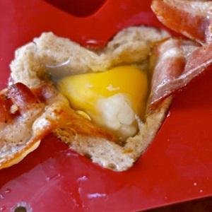 Cách làm bánh mì trứng thịt