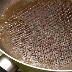 Cách làm bánh mì trứng chiên xúc xích