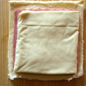 Cách làm bánh mì trứng cuốn