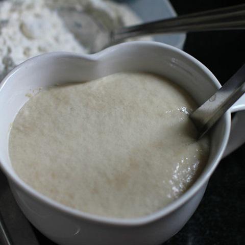 Cách làm bánh mì trứng cút xúc xích