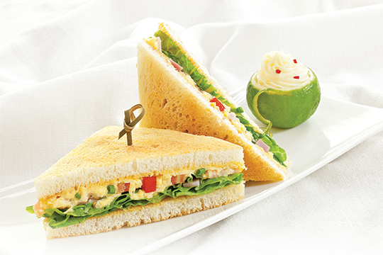 Bánh mì trứng đánh thịt nguội