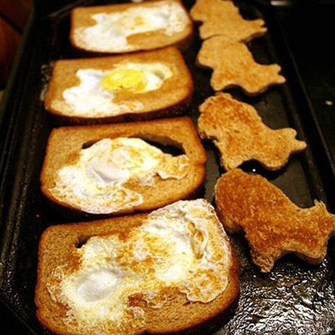 Cách làm bánh mì trứng hình thỏ