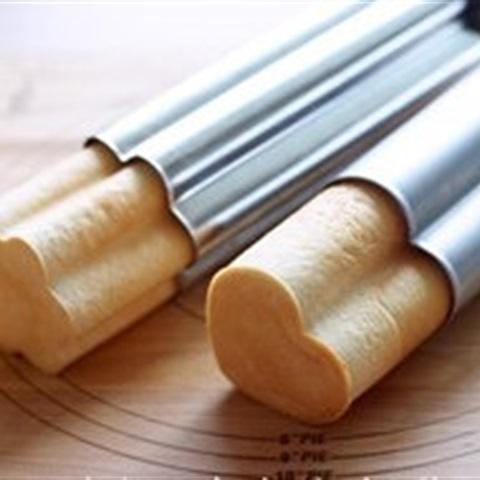 Cách làm bánh mì trứng trái tim