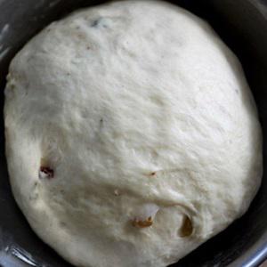 Cách làm bánh mì vòng nguyệt quế