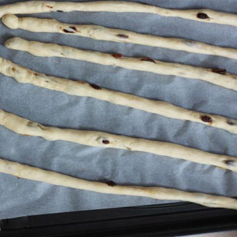 Cách làm bánh mì vòng nguyệt quế