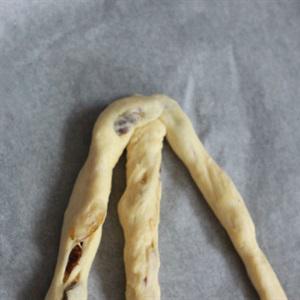 Cách làm bánh mì vòng nguyệt quế