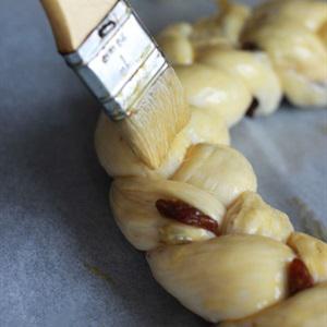 Cách làm bánh mì vòng nguyệt quế