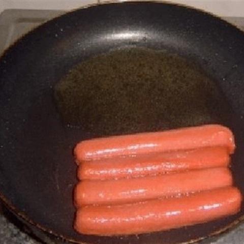 Cách làm bánh mì xúc xích nướng