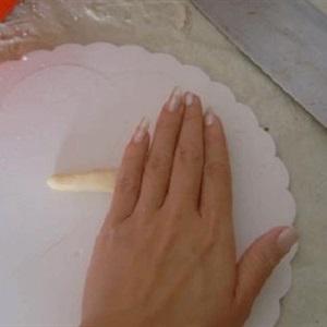 Cách làm bánh mì xúc xích nướng