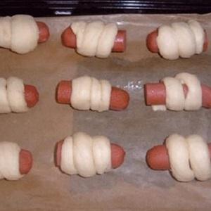 Cách làm bánh mì xúc xích nướng