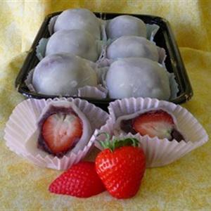 Cách làm bánh mochi dâu tây