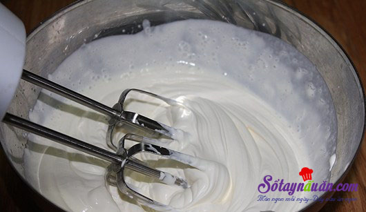 Bánh mouse sữa chua hoa quả- món quà tuyệt vời cho giáng sinh ấm áp