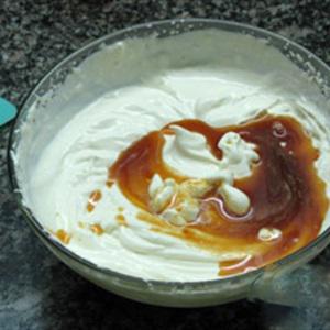 Cách làm bánh mousse caramel bắp không cần khuôn