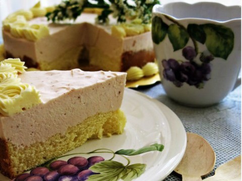 Bánh mousse cheese dâu