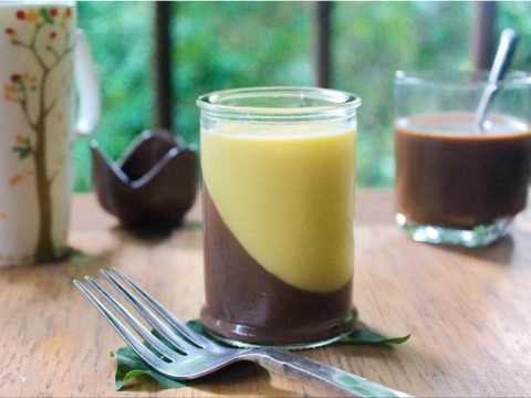 Bánh mousse sô-cô-la và sả