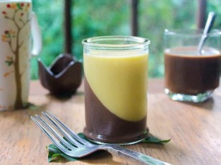 Bánh mousse sô-cô-la và sả