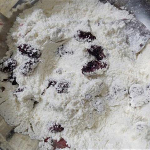 Cách làm bánh muffin dâu tằm