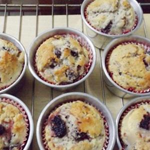 Cách làm bánh muffin dâu tằm