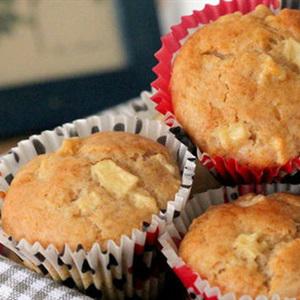 Cách làm bánh muffin táo quế