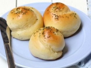 Bánh mỳ bacon với sốt mayonnaise