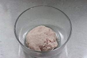 Bánh mỳ xúc xích ăn là thích mê!