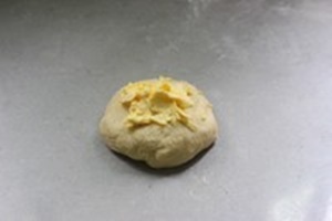 Bánh mỳ xúc xích ăn là thích mê!