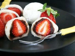 Bánh nếp dâu Nhật Bản