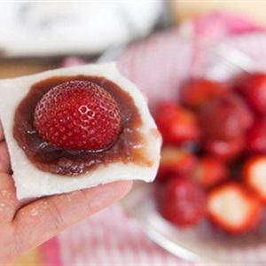 Cách làm bánh nếp dâu tây