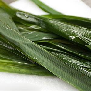 Cách làm bánh nếp lá dứa nhân đường đỏ