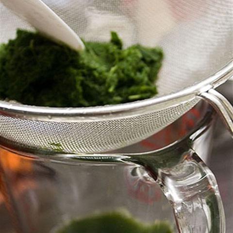 Cách làm bánh nếp lá dứa nhân đường đỏ