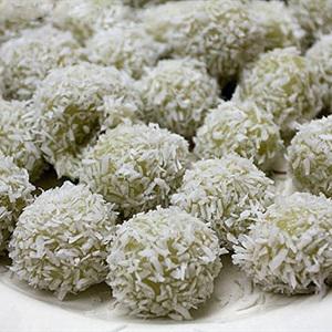 Cách làm bánh nếp lá dứa nhân đường đỏ