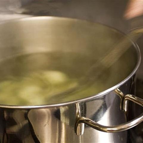 Cách làm bánh nếp lá dứa nhân đường đỏ