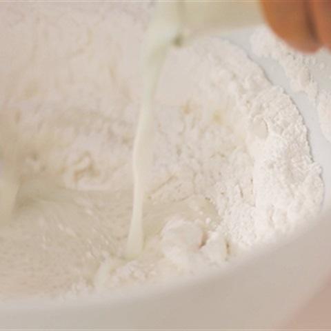 Cách làm bánh nếp nhân xoài chín