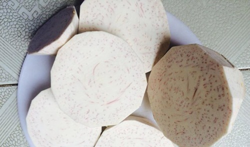 Bánh nếp xiên tẩm đường nhỏ xinh khiến bạn mê tít