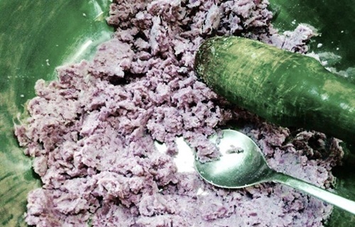 Bánh nếp xiên tẩm đường nhỏ xinh khiến bạn mê tít