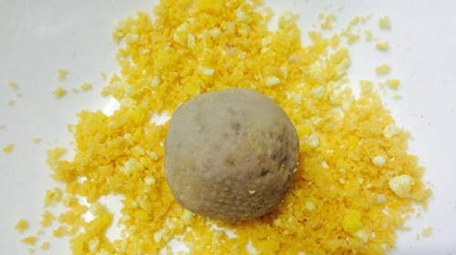 Bánh nếp xiên tẩm đường nhỏ xinh khiến bạn mê tít