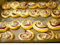 Bánh ngàn lớp cuộn giăm-bông