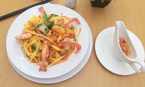 Bánh ngô chiên thơm béo, ngọt ngào, ai ăn cũng xiêu lòng