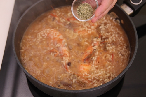 Bánh ngô kẹp kim chi kiểu Hàn cho bữa sáng lạ miệng