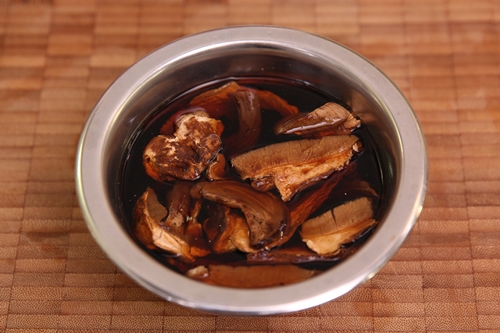 Bánh ngô kẹp kim chi kiểu Hàn cho bữa sáng lạ miệng